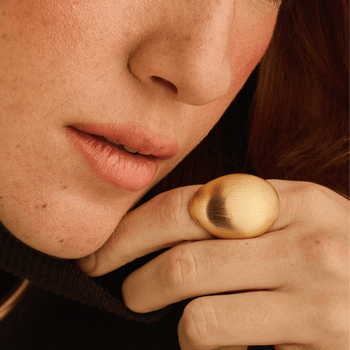 Anel Dourado Statement Orgânico Botton Long Dourado Fosco